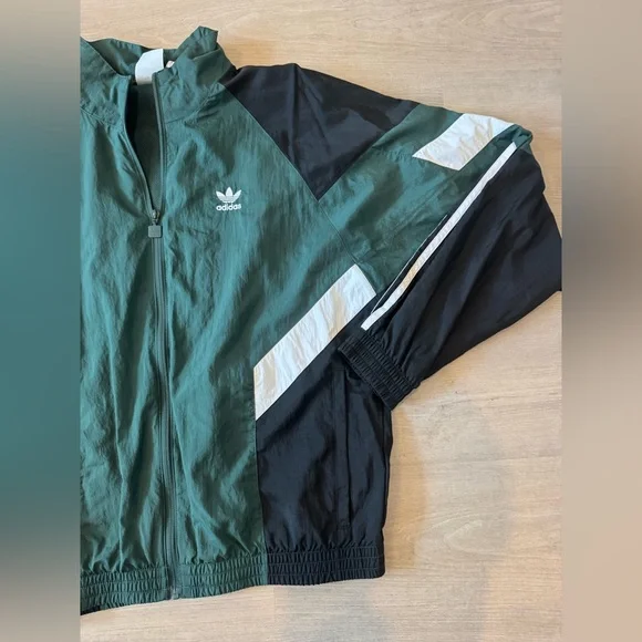 Adidas Pullover Windbreaker - Picture 3 of 6